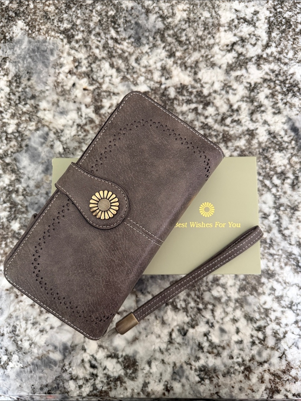 Women's Grey Wristlet Wallet with Daisy Snap. BNWT